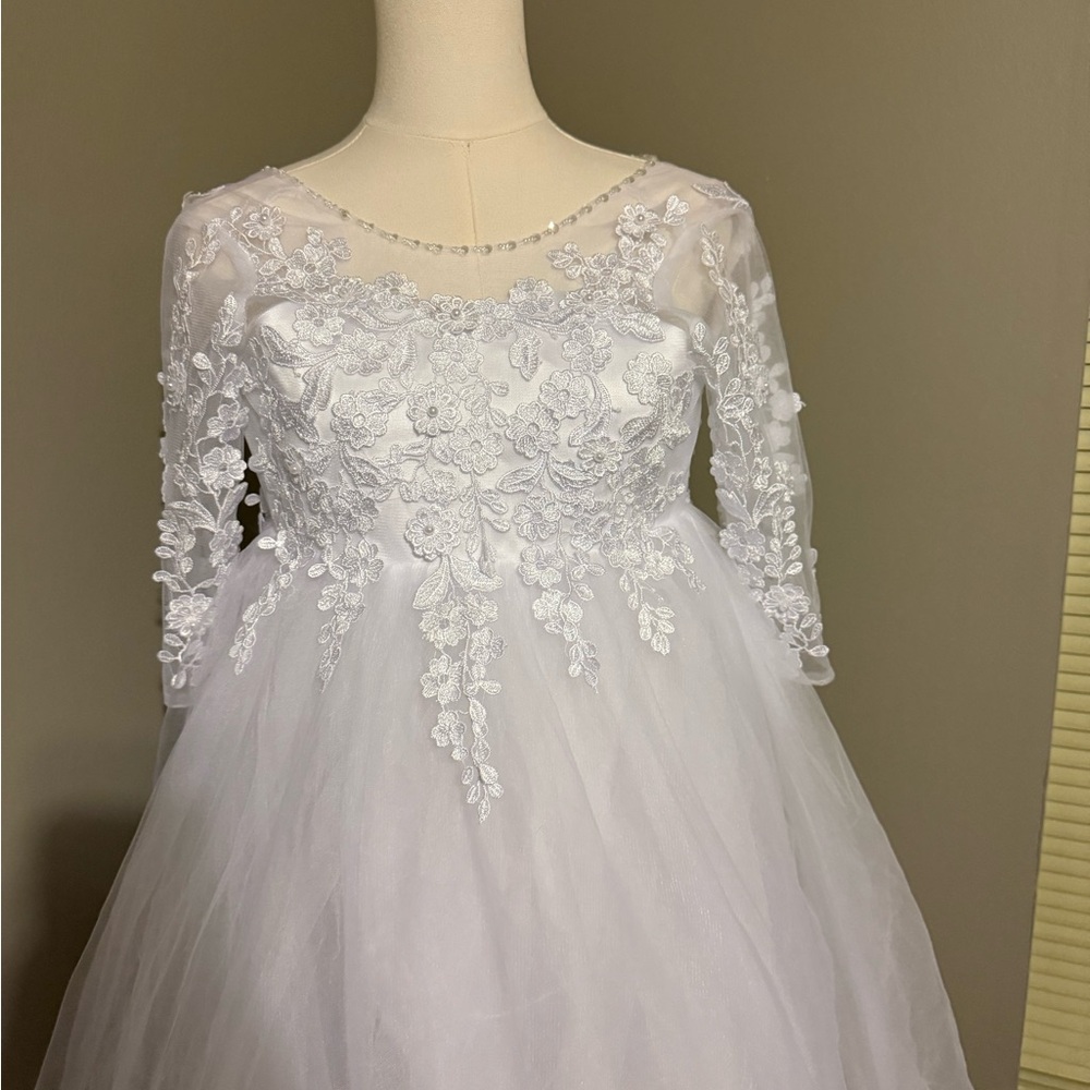Elegant White Lace Flower Girl Dress